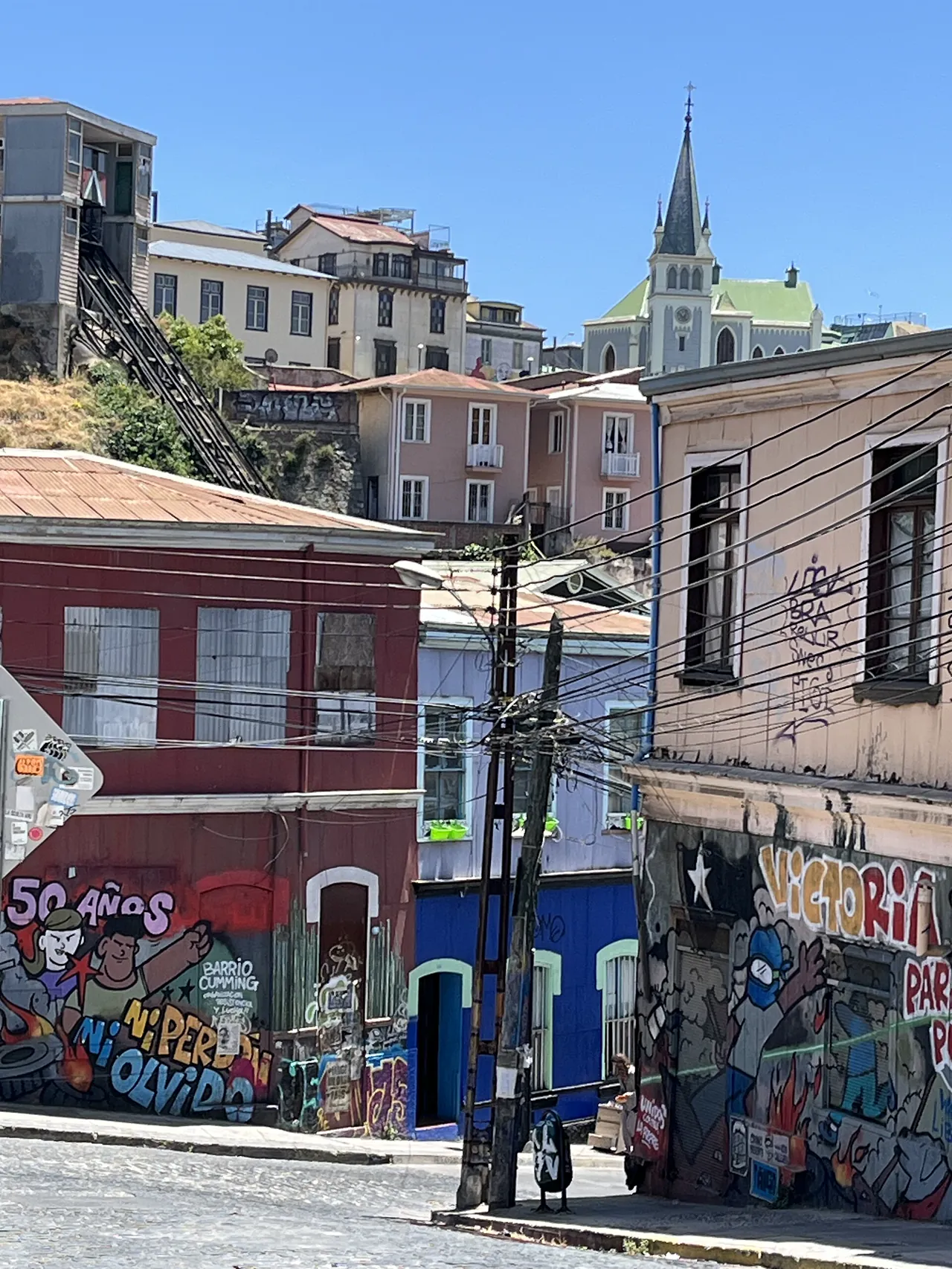 Subida Cumming y calle Aquiles Reed en Valparaíso